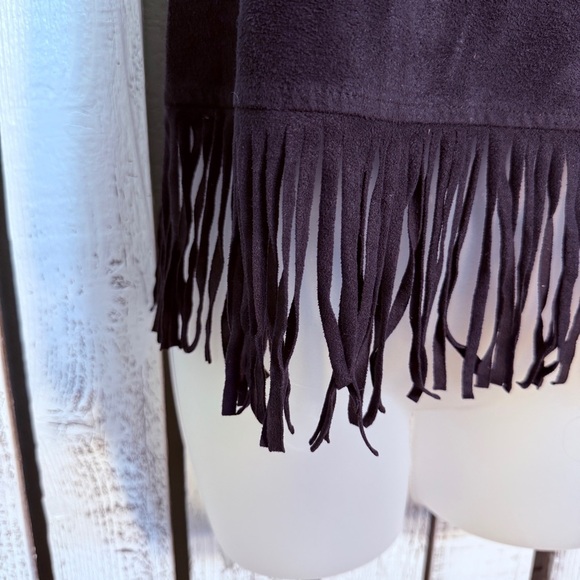 Unavailable-Express Black Fringe Top Size Small Sleeveless Faux Suede Go - Picture 3 of 10